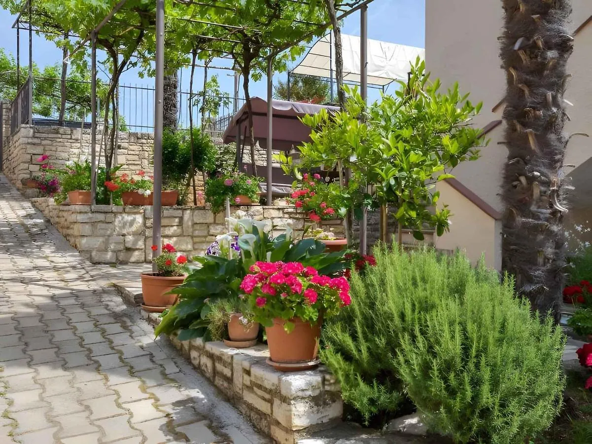 Apartments In Tar/Porec - Istrien 42546 Tar-Vabriga Croatia