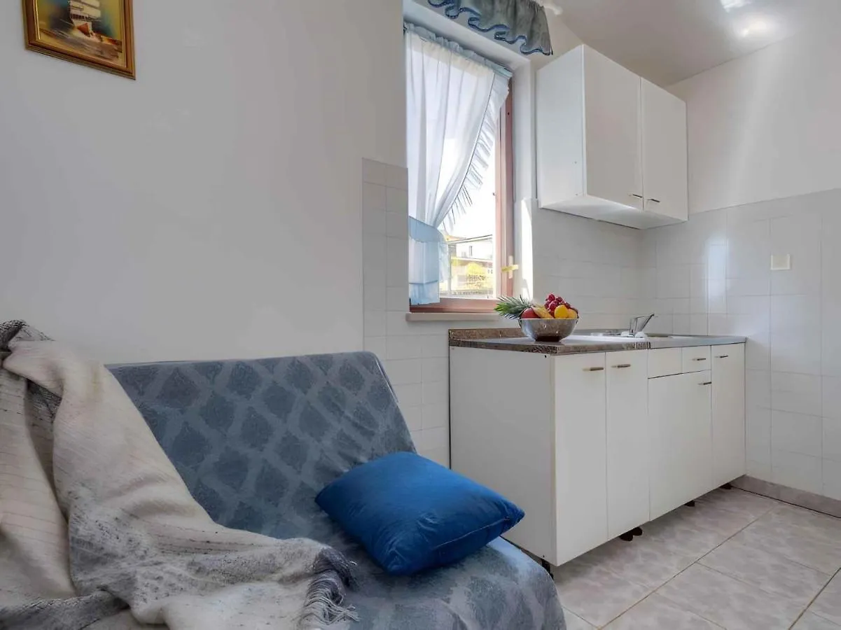 Apartments In Tar/Porec - Istrien 42546 Tar-Vabriga 0*,