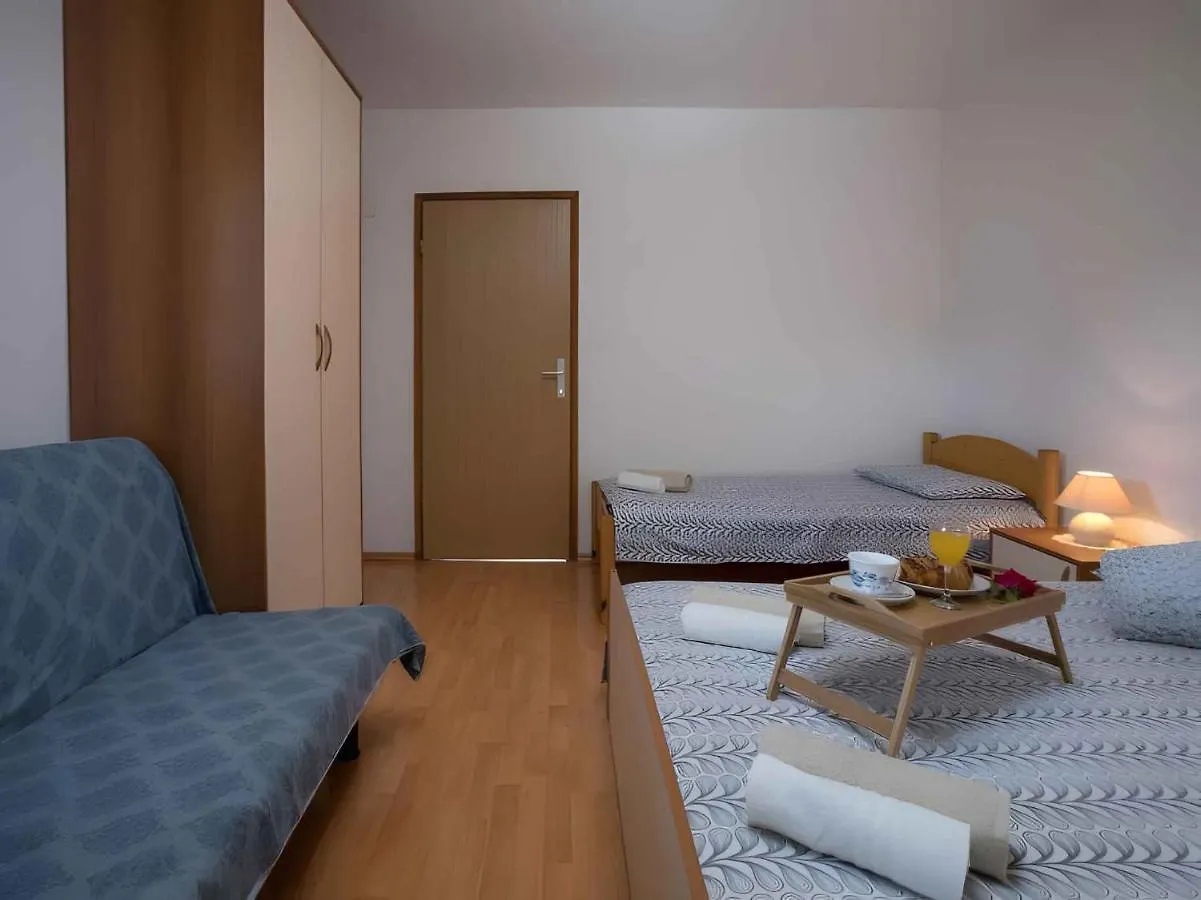 Apartments In Tar/Porec - Istrien 42546 Tar-Vabriga