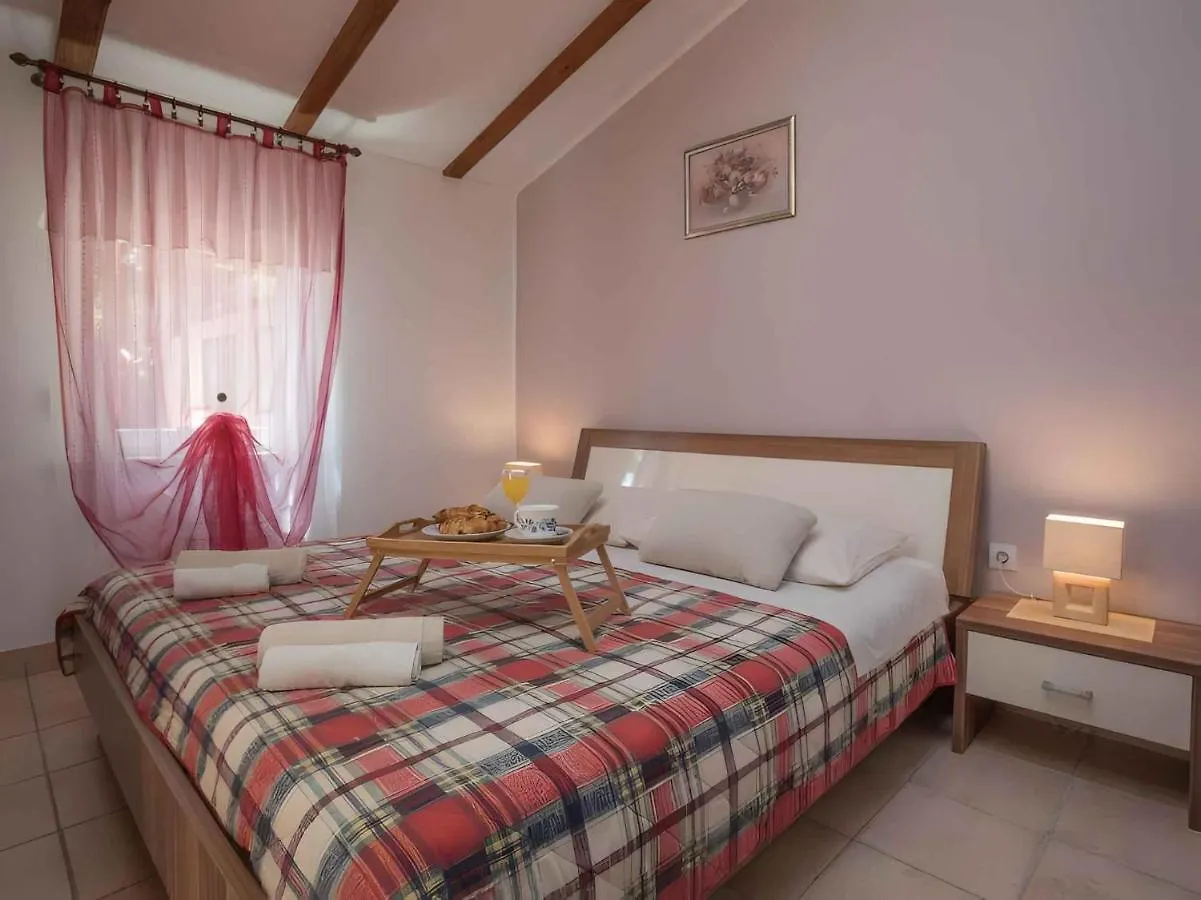 Apartments In Tar/Porec - Istrien 42546 Tar-Vabriga