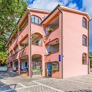  Apartment House Mocibob